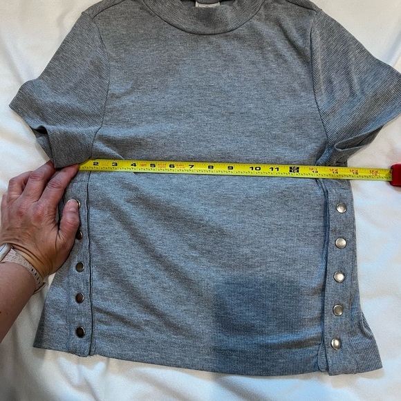 We The Free Gray High Neck Short Sleeve Tee With Side Button Accents Size L - Picture 8 of 8